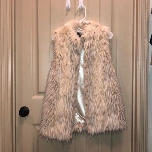 Luxe Rachel Zoe Faux Fur Vest with Hook Eye Clos.